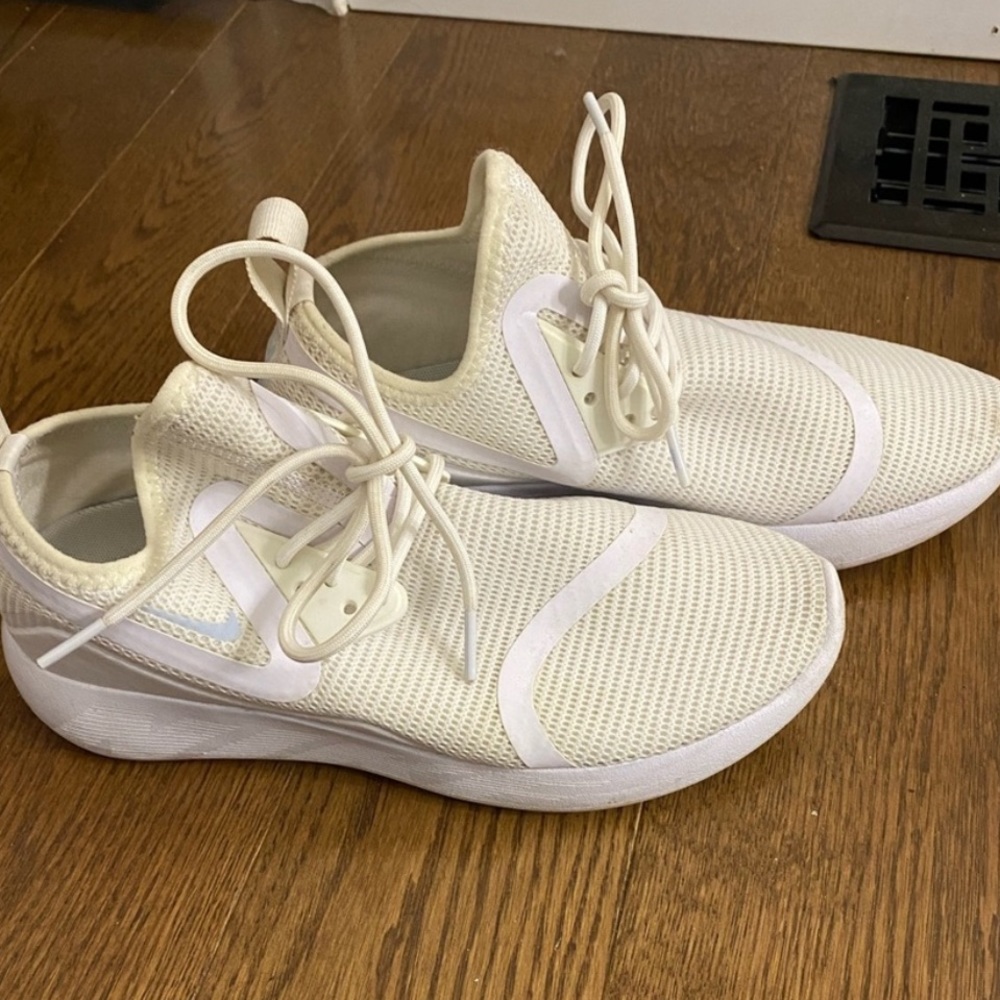 Nike size 8 Women's runners